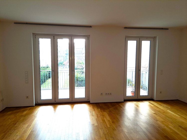 Frankfurt-Gallus! Freie, moderne 5 Zi.-Wohnung mit Balkon und TG-Abstellplatz.