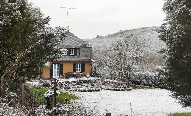 Aarbergen-Hausen: Denkmalgeschütztes Forsthaus-historischer Charme in einzigartiger Lage!