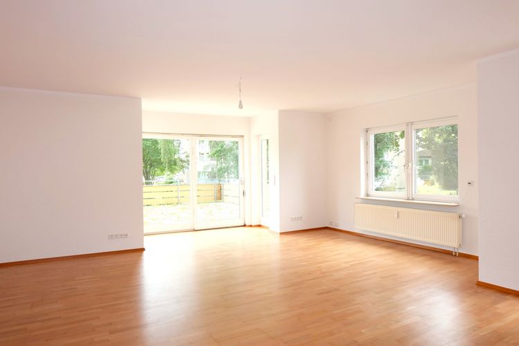 Neu-Isenburg! 3,5 Zimmer Wohnung mit 2 Bädern, großer sonniger Terrasse.