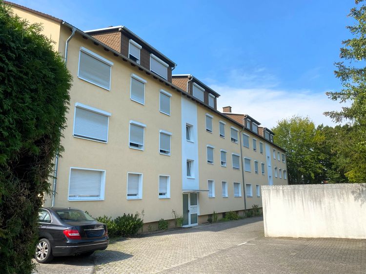 Wiesbaden: Mehrfamilienhaus seitlich der Lahnstraße!