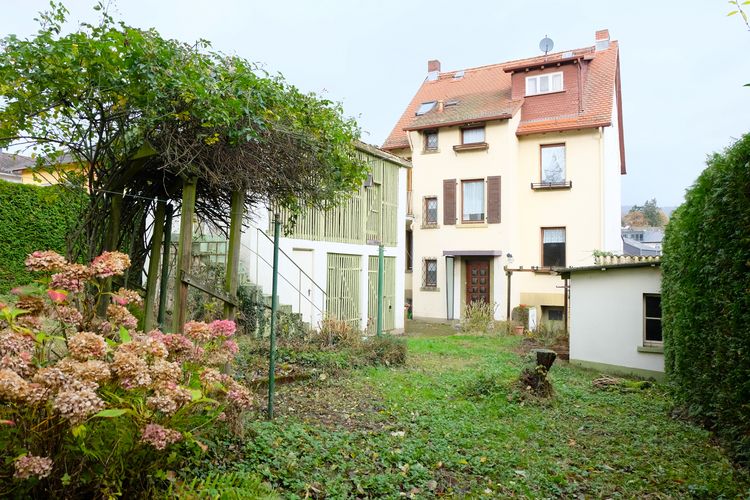 Freistehendes 1-2 Familienhaus mit ca. 150m² Wohnfläche und ca.524m² Grundstück in Königstein.