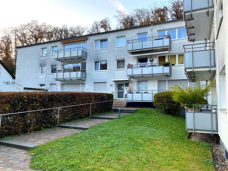 Wiesbaden-Rambach: Zwei-Zimmer-Wohnung mit Langzeitmieter!