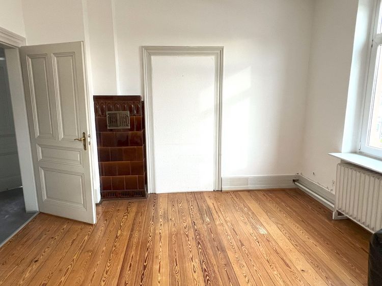 Frankfurt-Höchst! Frisch renoviertes Büro mit 93m² Fläche.