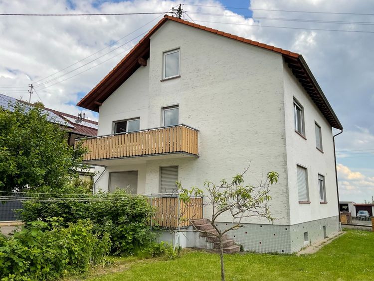 Wiesbaden: Teilvermietetes Zweifamilienhaus in Nordenstadt!