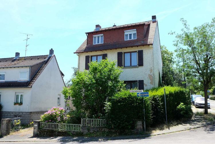 Königstein! Freistehendes 1-2 Familienhaus mit ca. 150m² Wohnfläche und ca.524m² Grundstück.